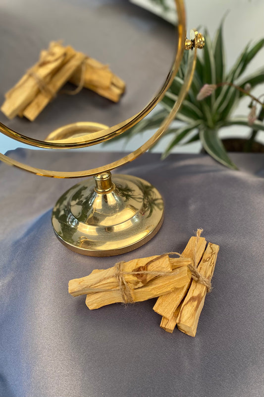 Atado de tres unidades de Palo Santo natural para sahumar