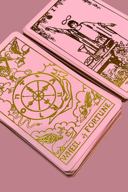 Baraja de cartas de tarot de edición rose gold.