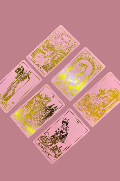 Baraja de cartas de tarot de edición rose gold.